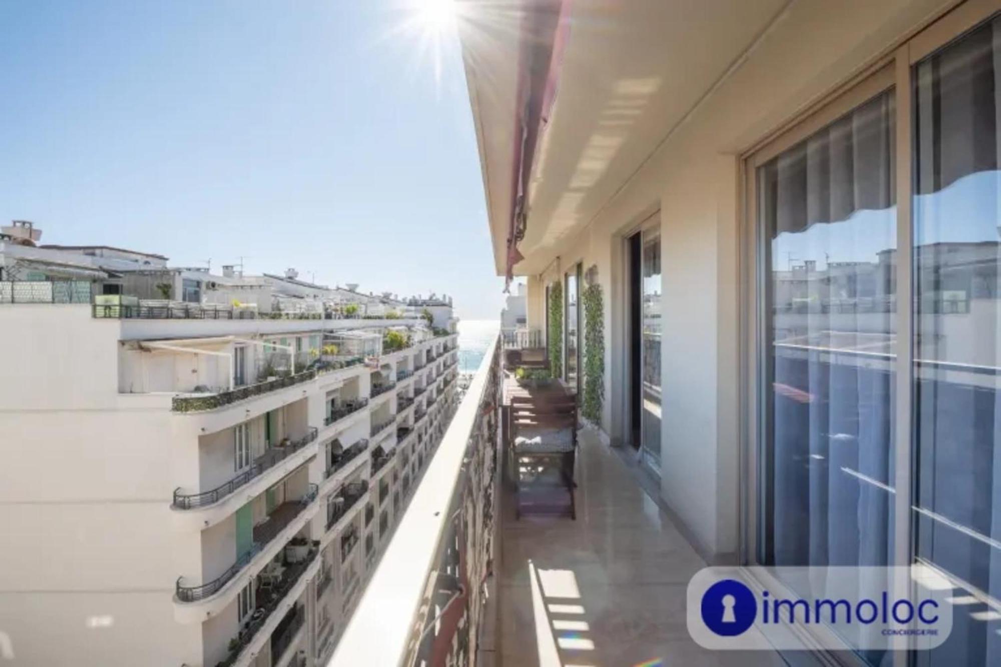 Air-conditioned With Terrace Sea View